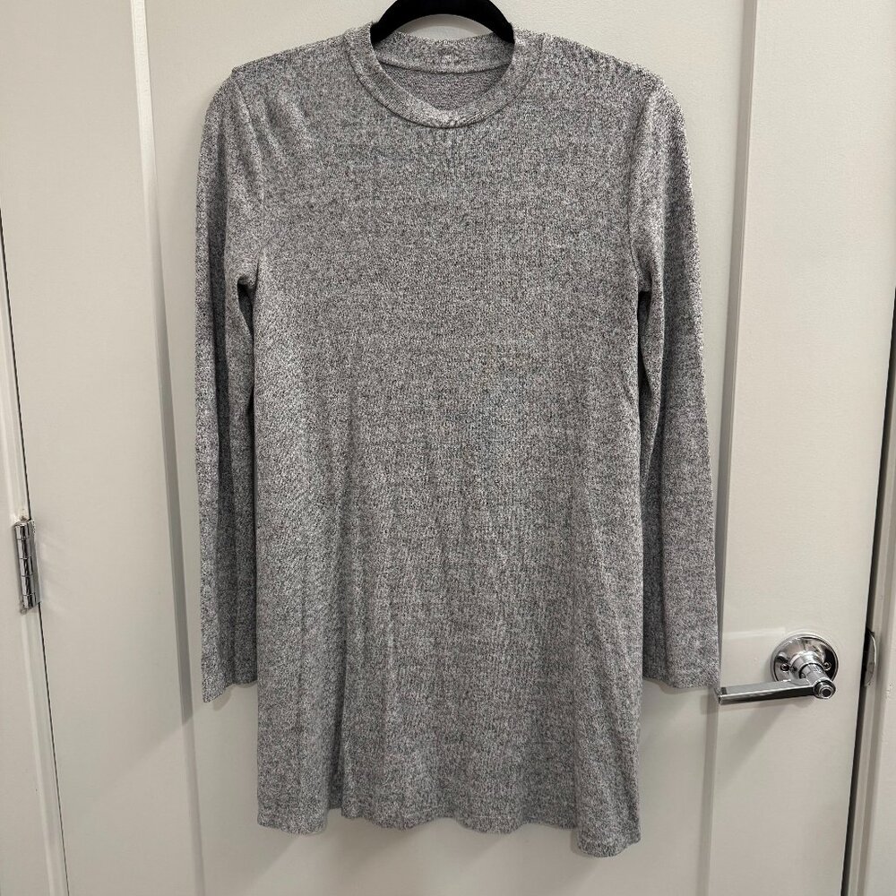 Women's Size XS/S Light Gray Long Sleeve Sweater Midi Shift Dress